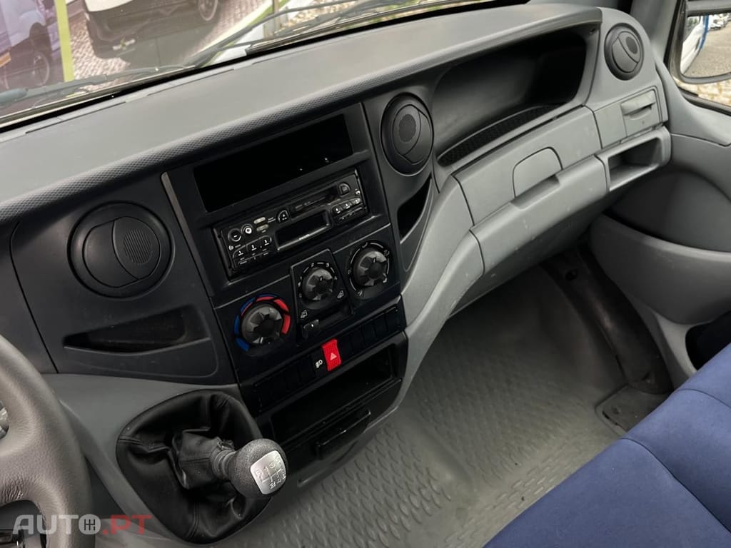 Iveco Daily 3.0  BASCULA / 7 LUGARES