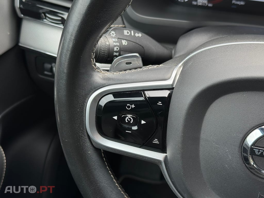 Volvo XC90 2.0 T8 PHEV R-Design AWD