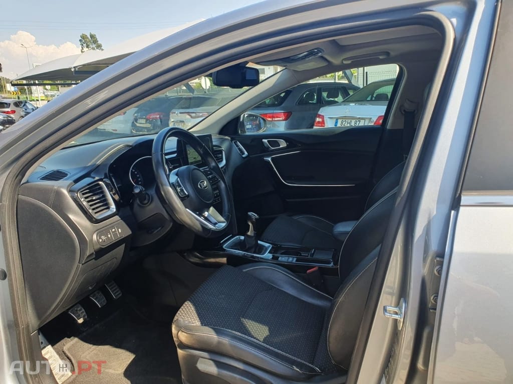 Kia Ceed 1.6 CRDi TX+SRF