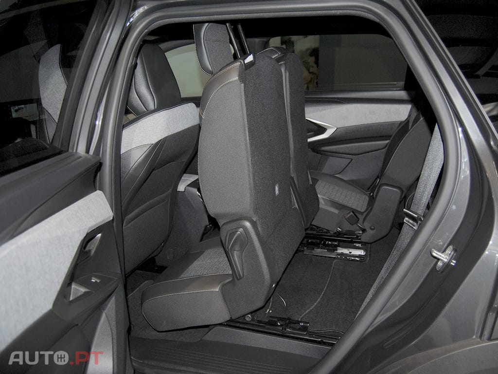 Peugeot 5008 1.2 Hybrid Allure e-DCS6