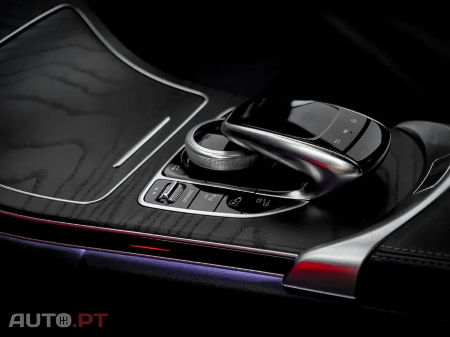 Mercedes-Benz C 300 Outro
