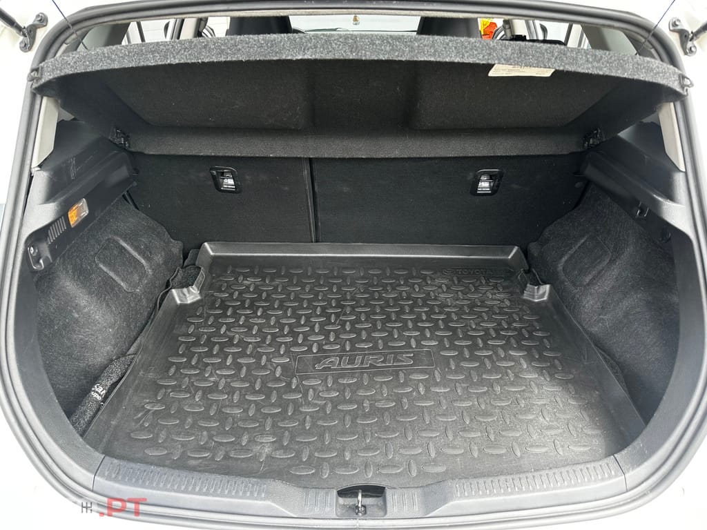 Toyota Auris Confort + pack tecnho