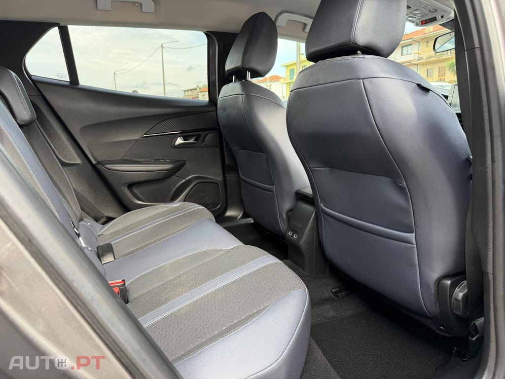Peugeot 2008 1.5 BlueHDi Allure EAT8