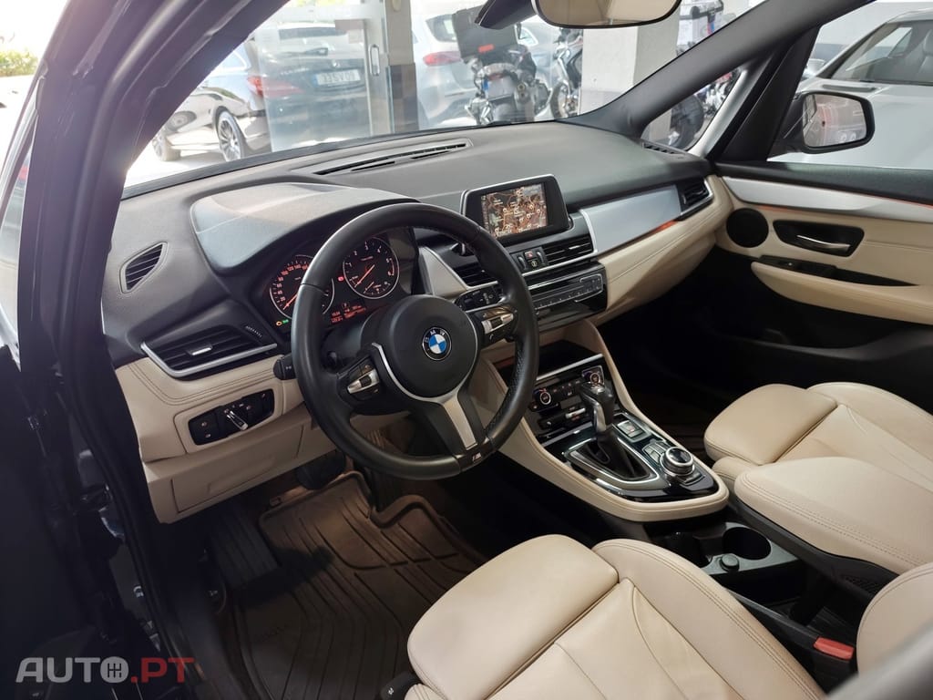 BMW 218 d Line Luxury Auto