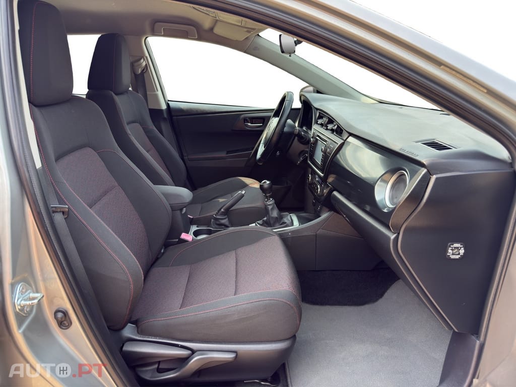 Toyota Auris 1.4 D-4D Exclusive