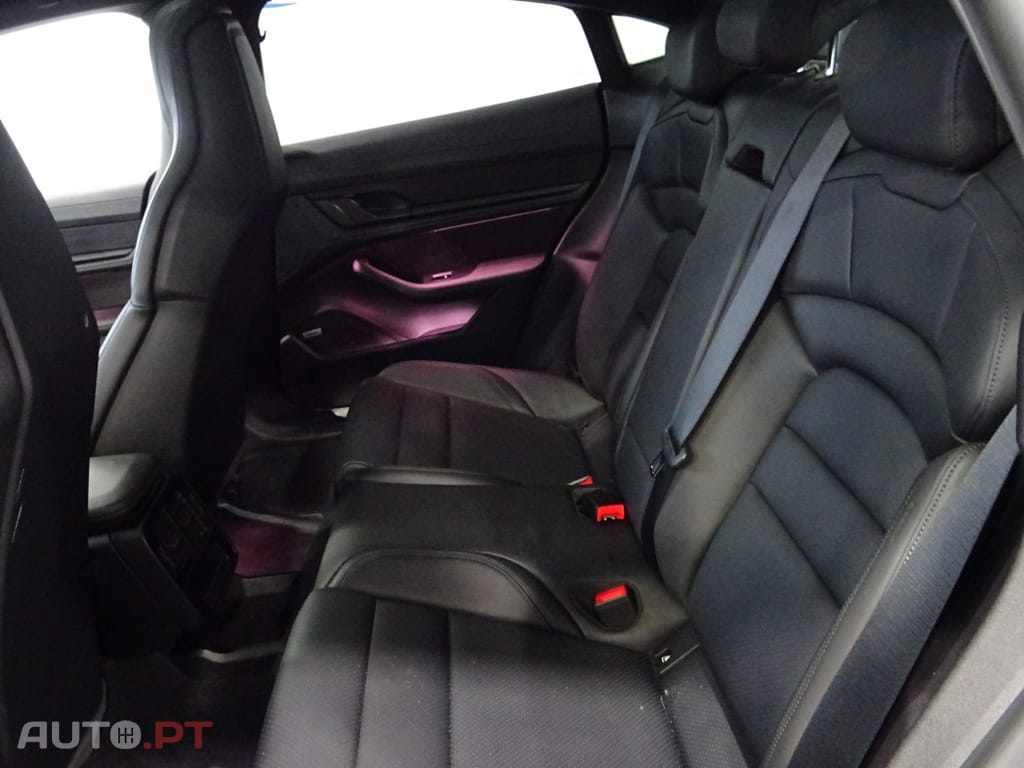 Porsche Taycan 4S