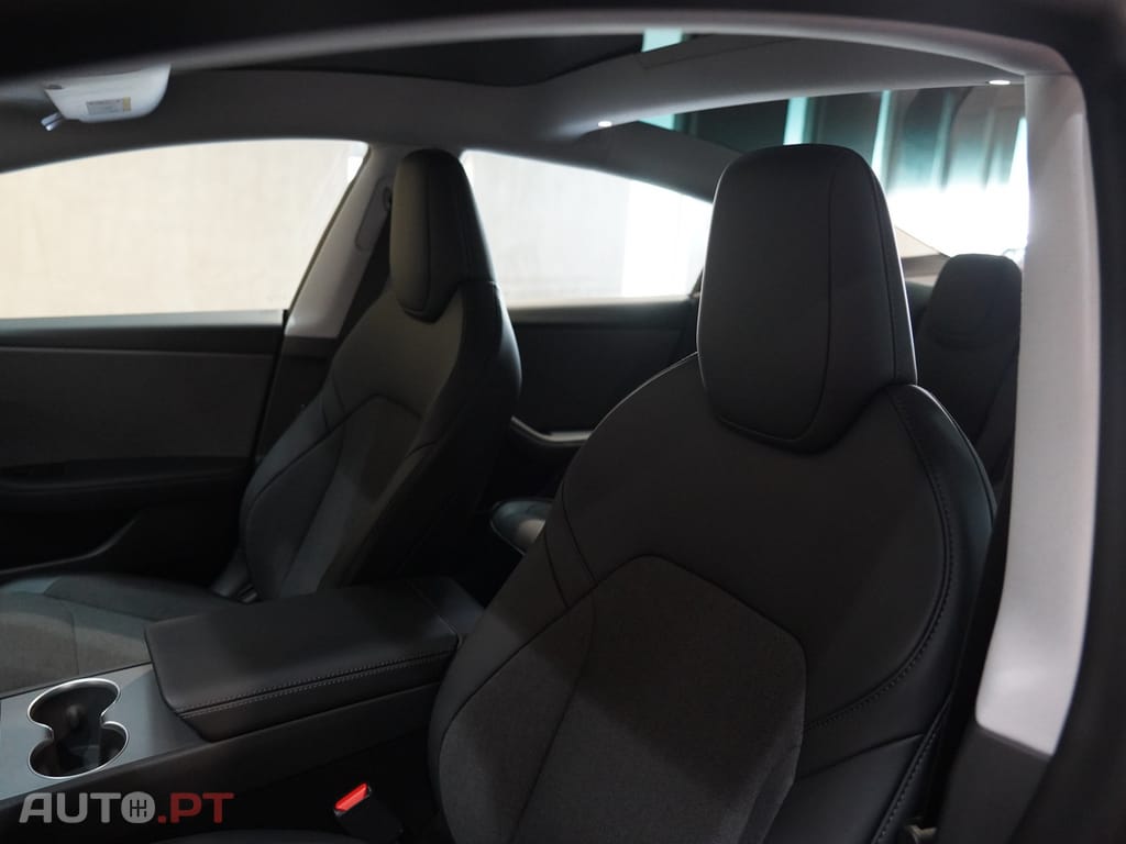 Tesla Model 3 Tração Traseira
