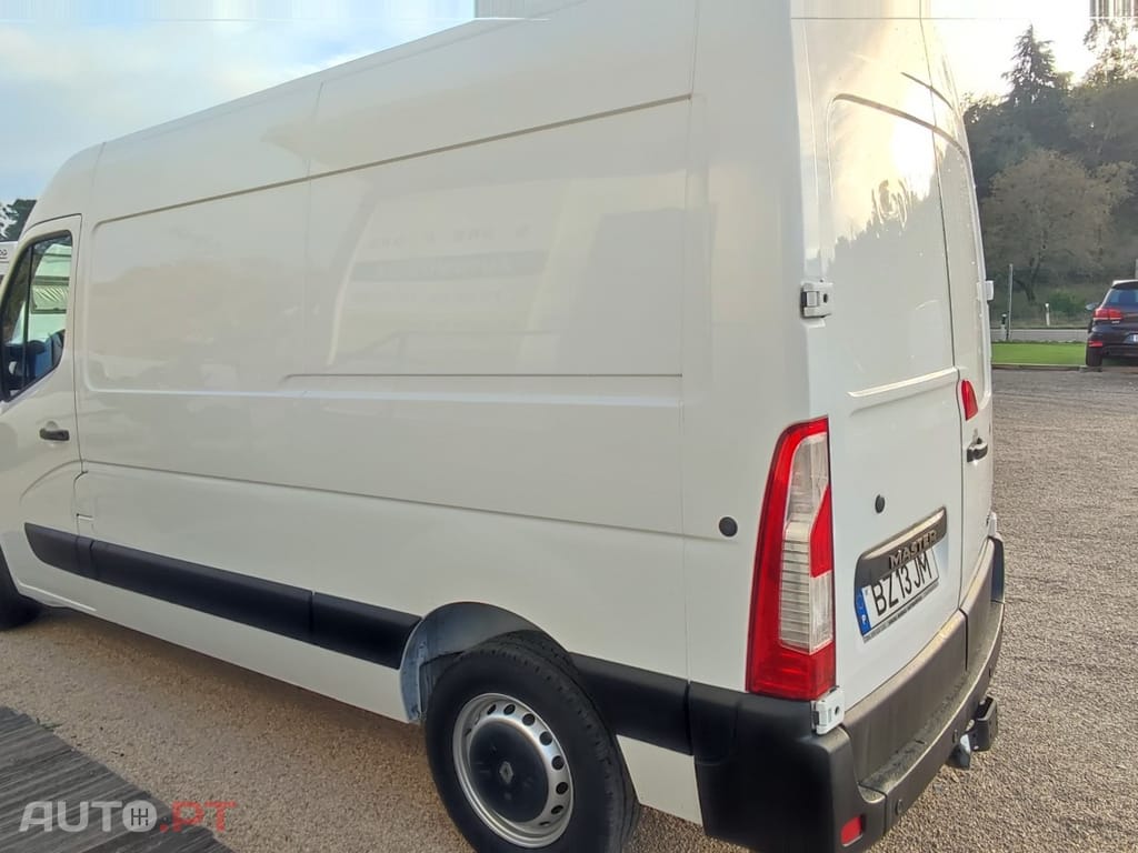 Renault Master 2.3 dCi L2H2 3.5T — fotografia 3