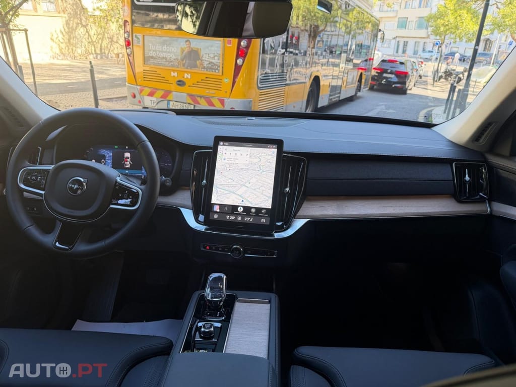 Volvo XC90 2.0 T8 PHEV Plus Dark AWD