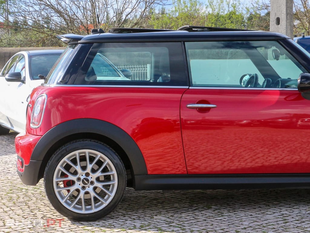 MINI Cooper John Cooper Works