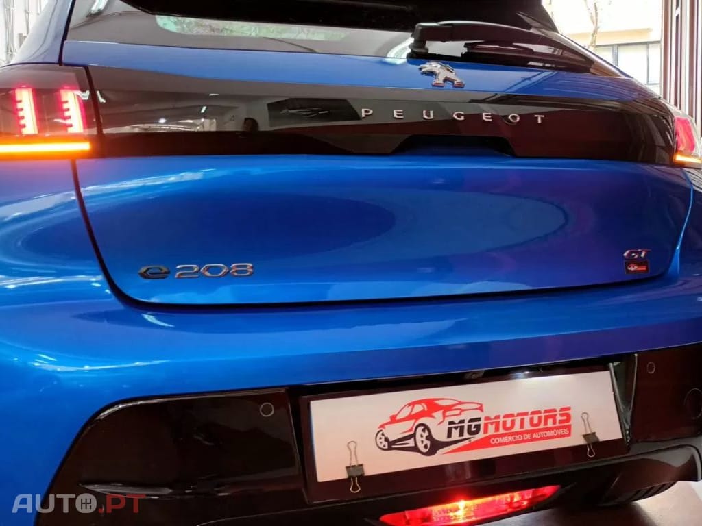 Peugeot E-208 GT