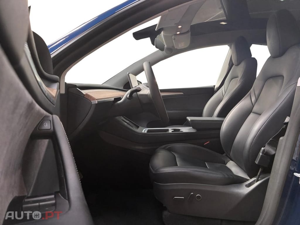 Tesla Model Y Long Range Dual Motor AWD