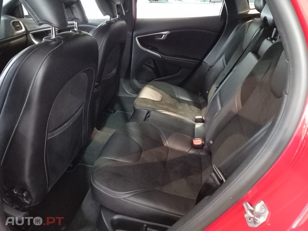 Volvo V40 2.0 D2 R-Design