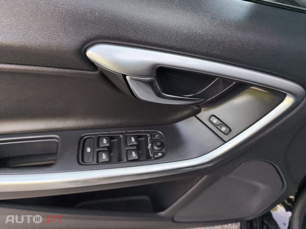 Volvo V60 2.4 D6 Twin Engine Hibrido Plug-In
