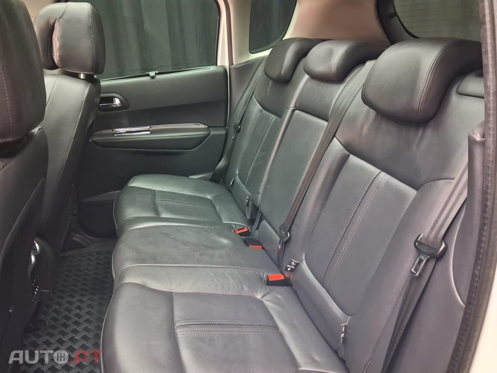 Peugeot 3008 2.0 HDi Hybrid4 Limited Edition — fotografia 11
