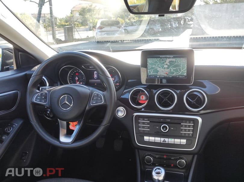 Mercedes-Benz CLA 180 d