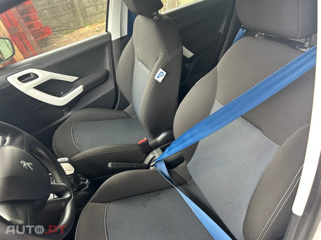 Peugeot 208 Vti