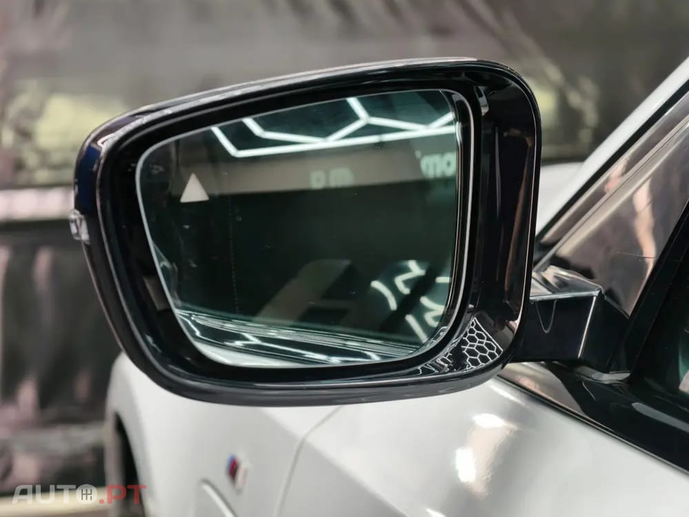 BMW 330 e Pack Desportivo M Pro Auto