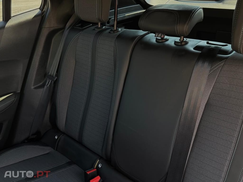 Peugeot 2008 1.2 PureTech Allure Pack EAT8