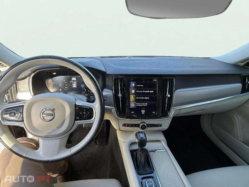 Volvo V90 2.0 D4 Momentum Plus