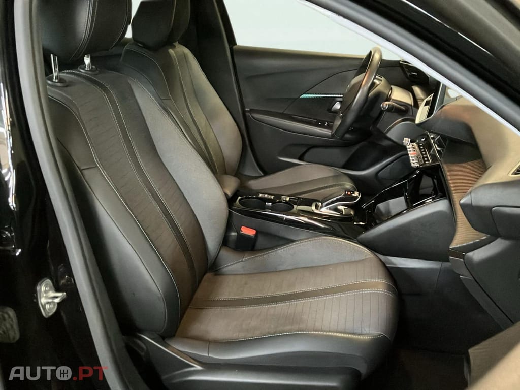 Peugeot E-208 50 KWh Allure Pack