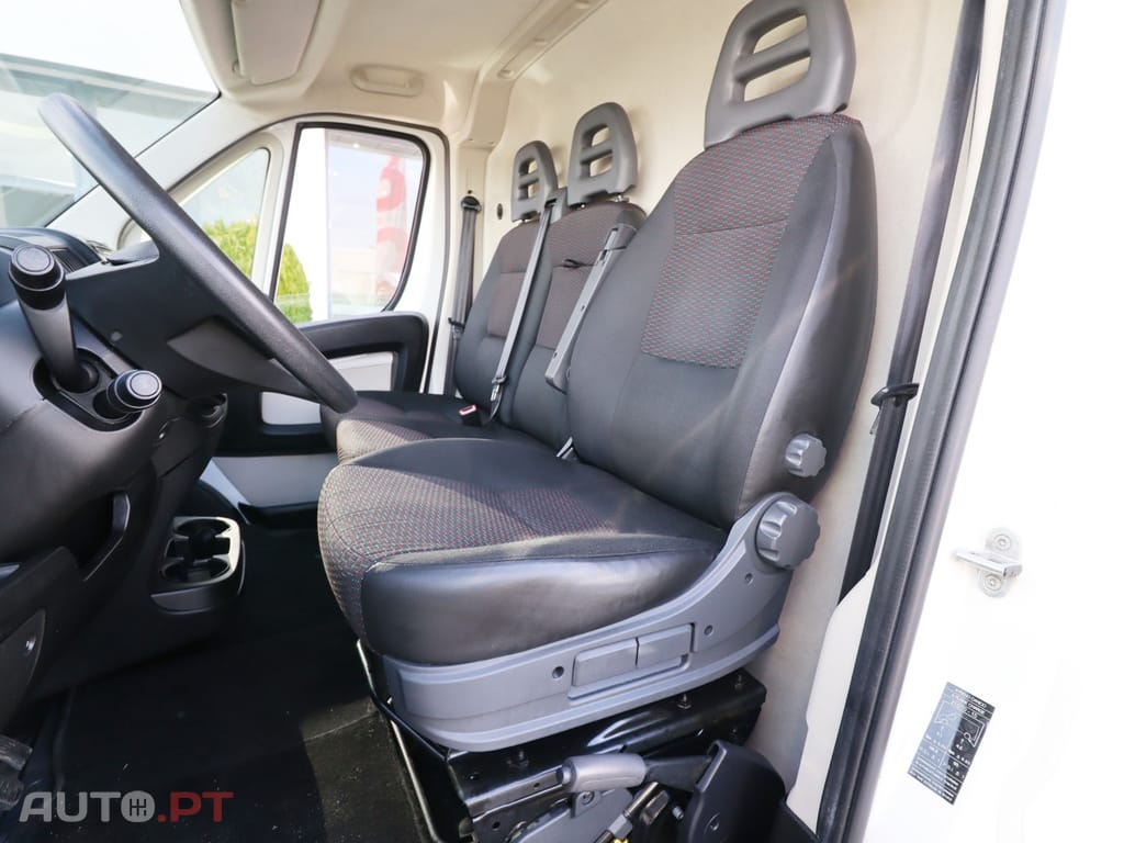 Peugeot Boxer 2.0 BlueHDi 330 L2H2 Premium