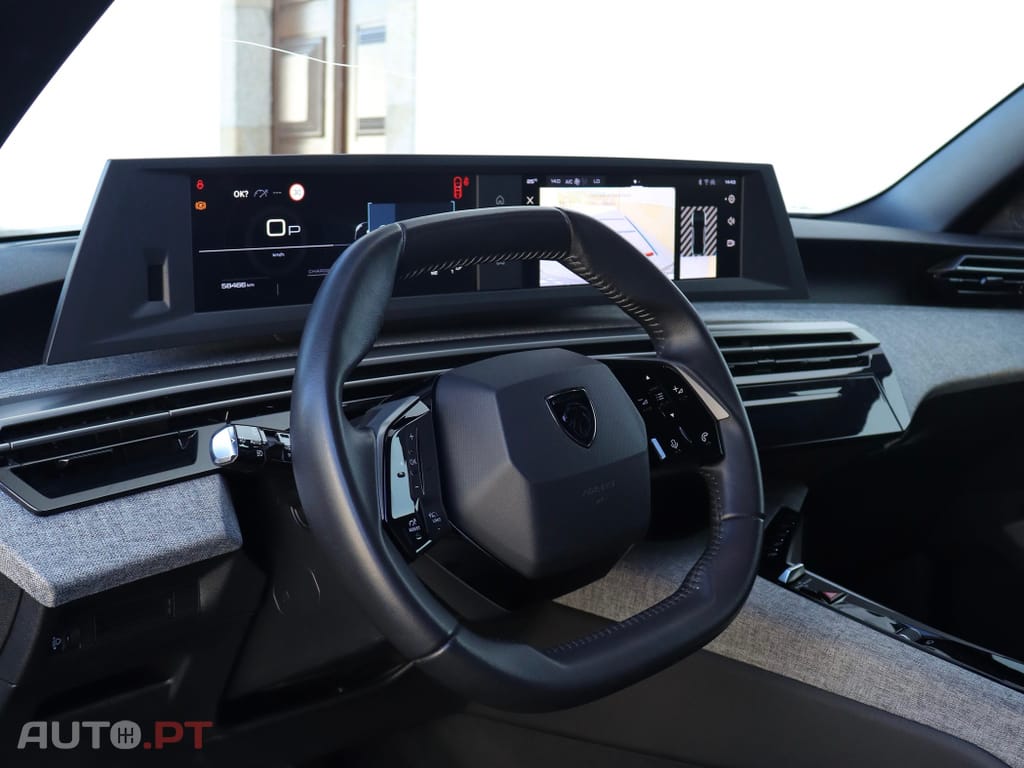 Peugeot 3008 1.2 Hybrid Allure e-DCS6