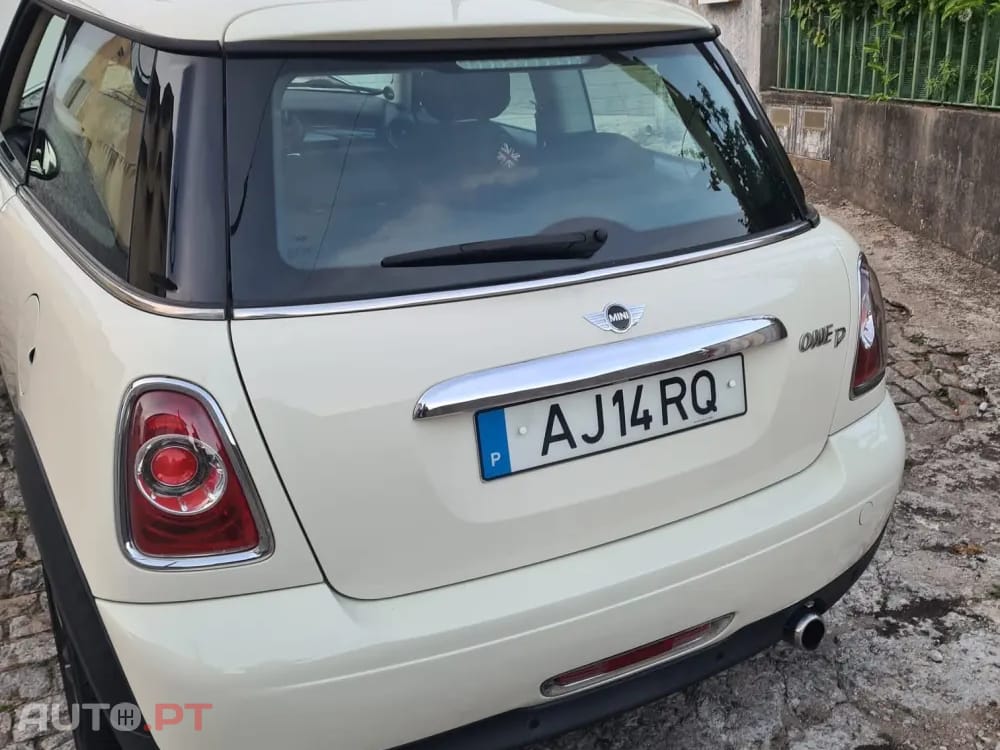MINI Cooper Cooper D