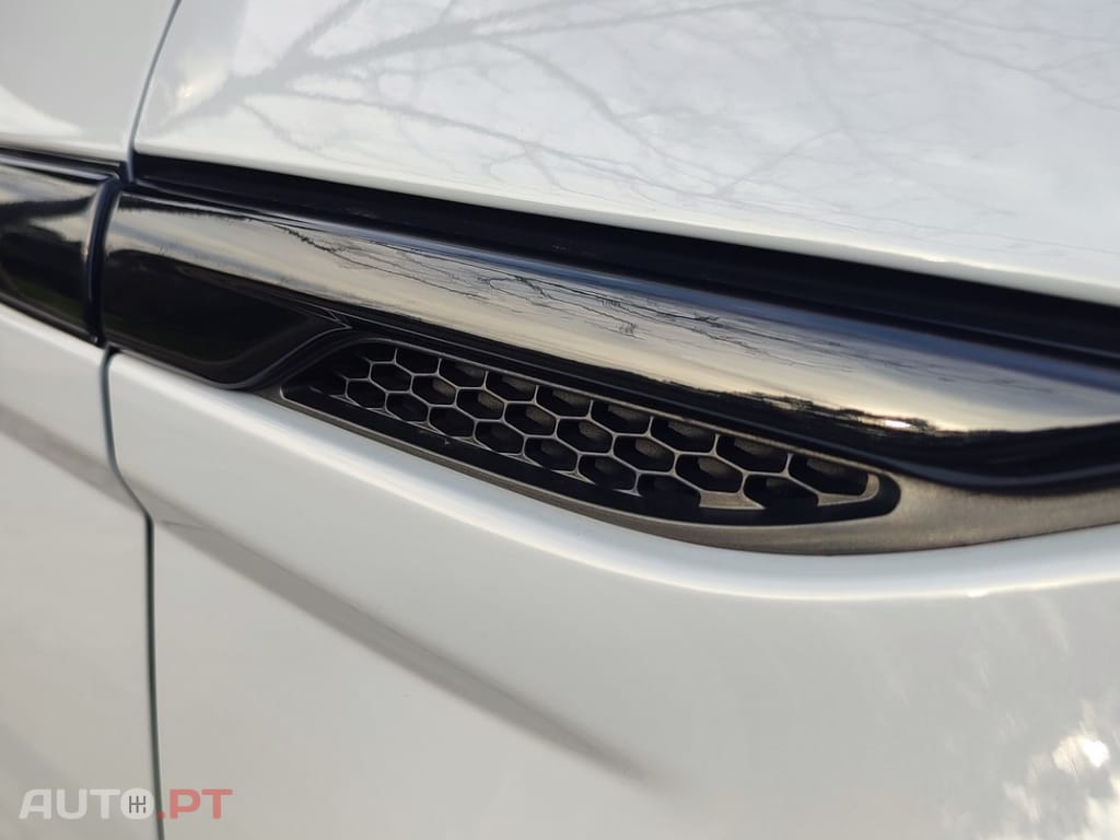 Land Rover Range Rover 2.0 D180 AWD R-Dynamic Auto