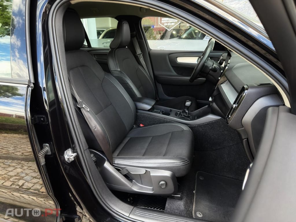 Volvo XC40 2.0 D3 Momentum Plus