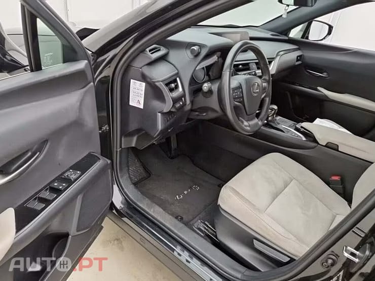 Lexus UX Aut
