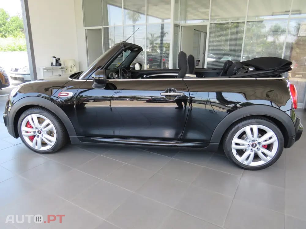 MINI Cabrio John Cooper Works