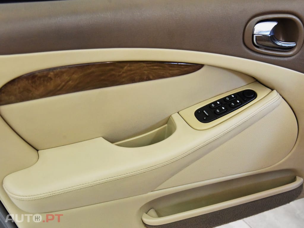 Jaguar S-Type 2.7 D V6 Executive Auto.
