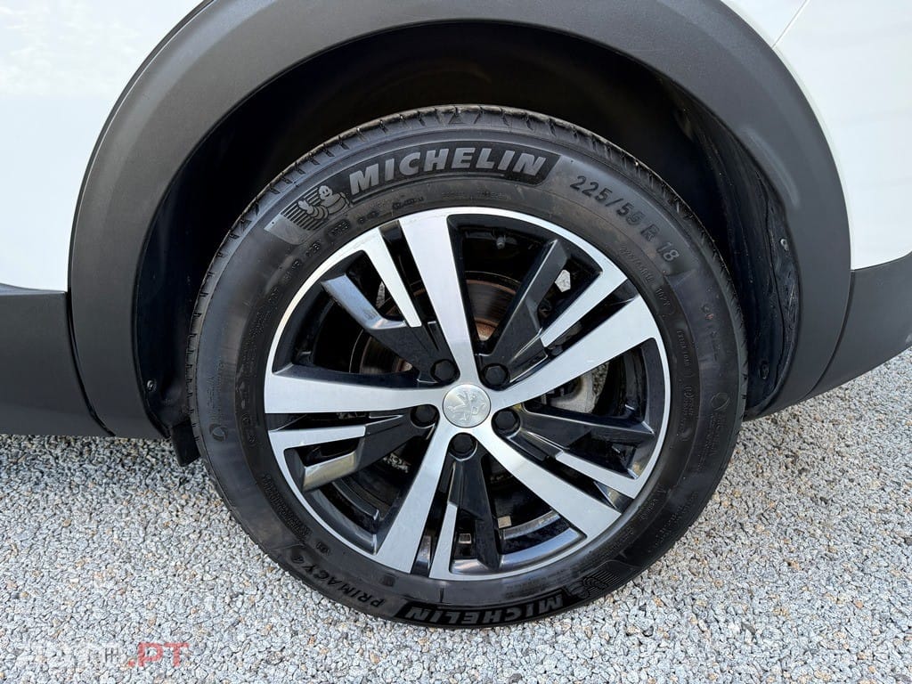 Peugeot 3008 1.2 PureTech Allure J18