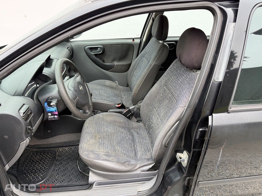 Opel Corsa 1.2 16V Confort