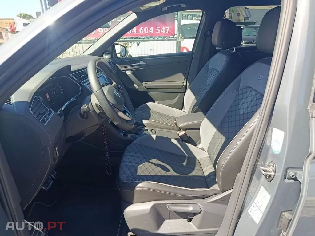Volkswagen Tiguan  1 4 Ehybrid Opf Dsg R  Line