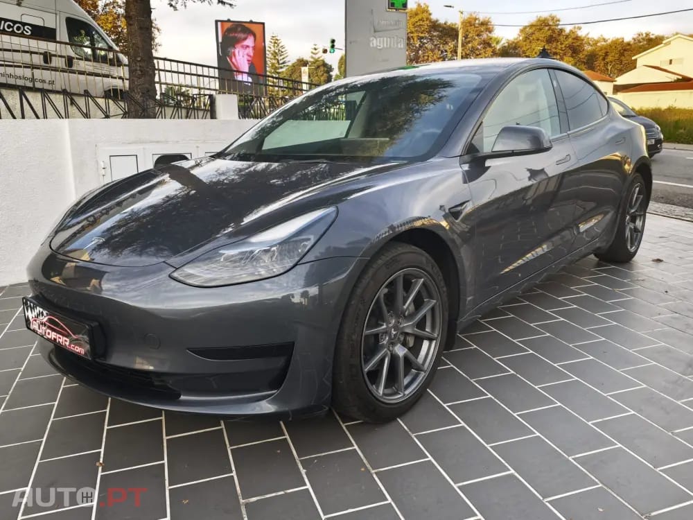 Tesla Model 3 Standard Range Plus RWD