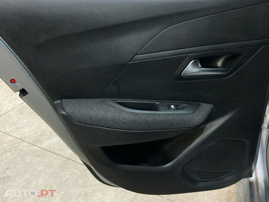 Peugeot 208 1.2 Hybrid Allure e-DCS6