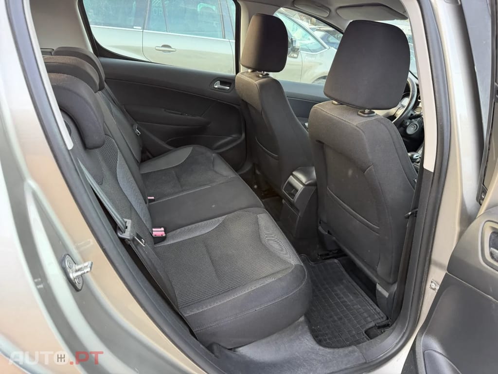 Peugeot 308 1.6 e-HDi Access CVM6