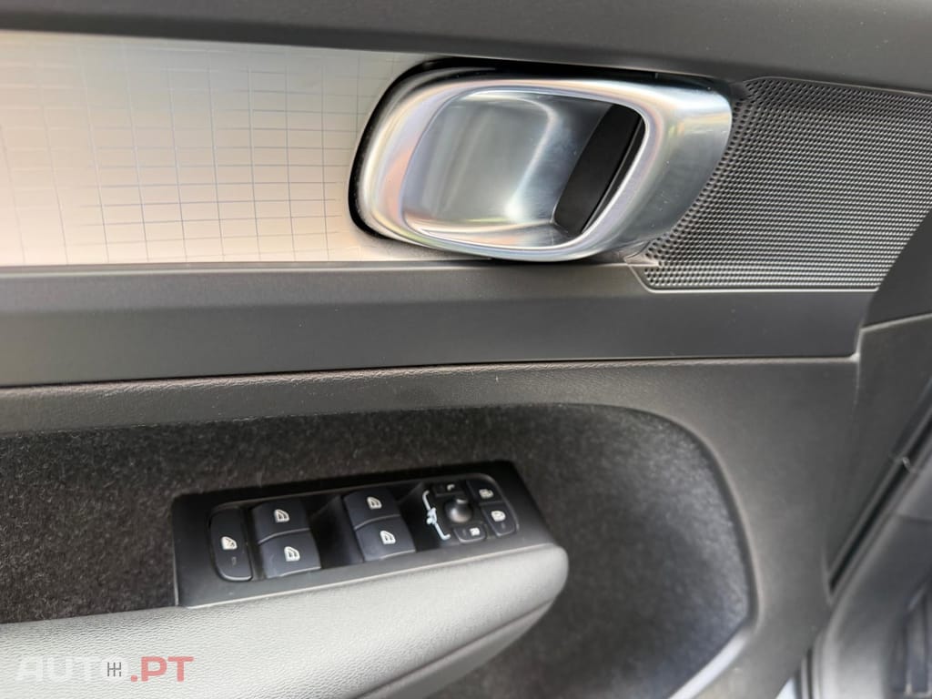 Volvo XC40 T5 Recharge DKG Essential