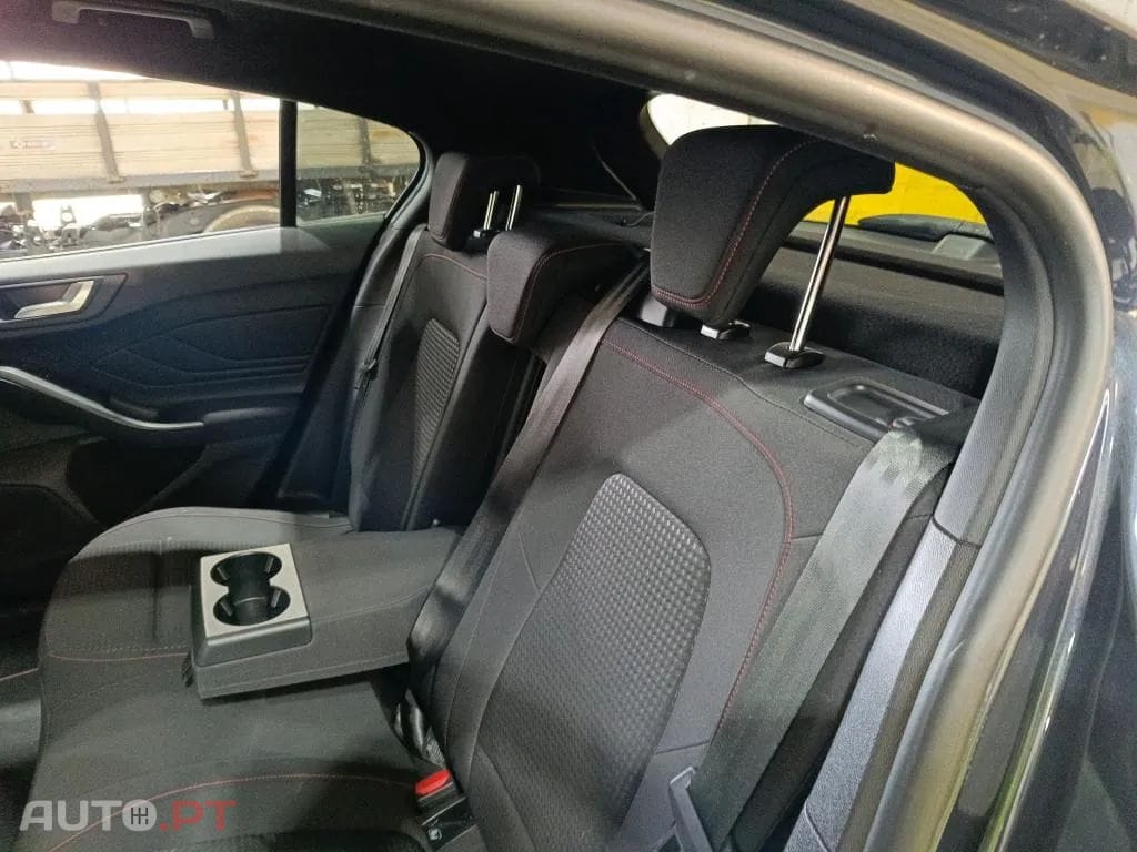 Ford Focus 1.0 EcoBoost MHEV ST-Line X