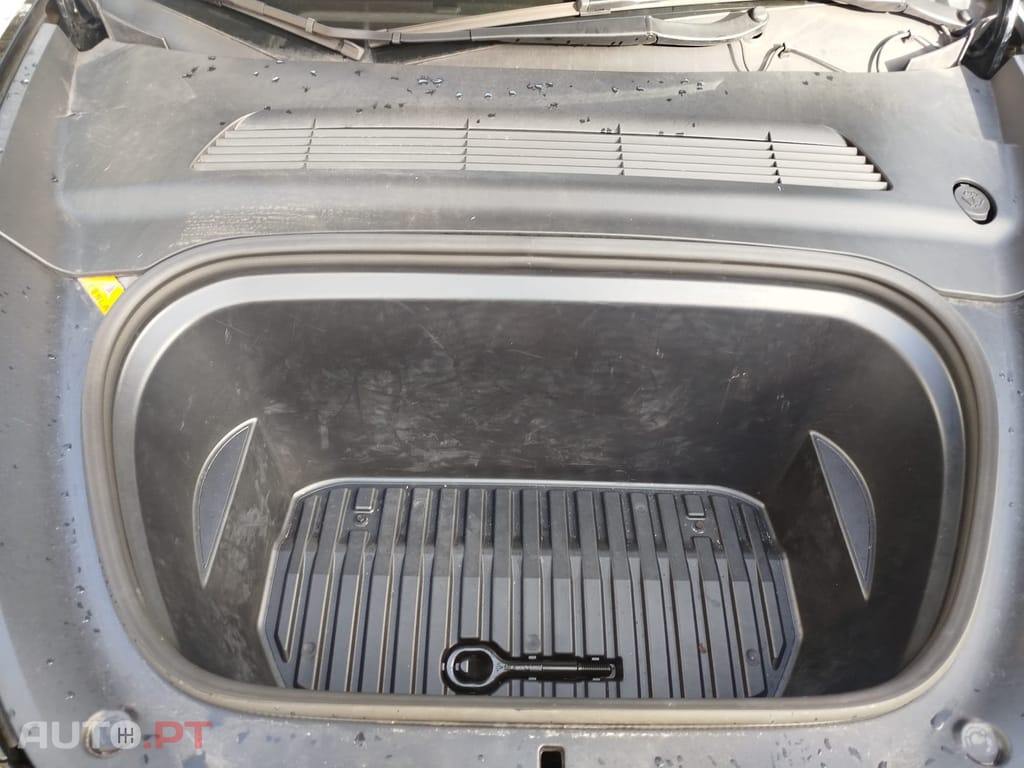 Tesla Model Y Tração Traseira Standard