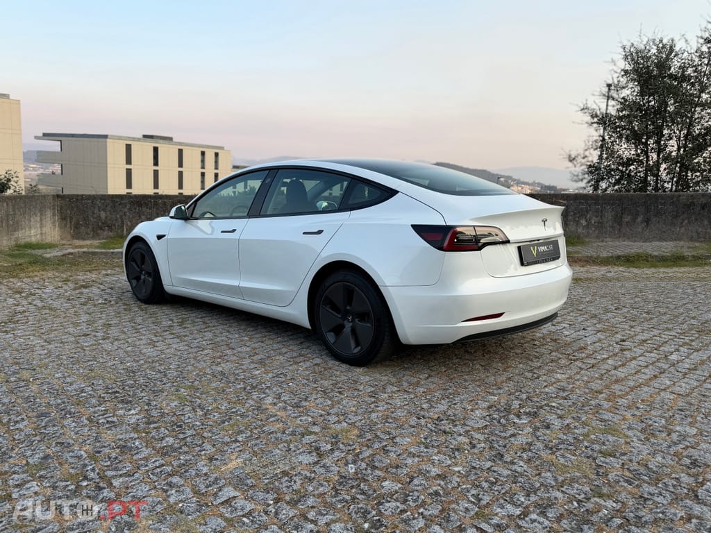 Tesla Model 3 RWD