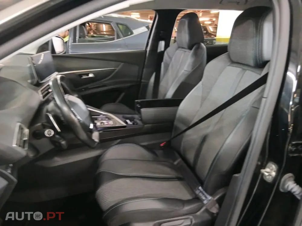 Peugeot 5008 1.5 BlueHDi Allure EAT8