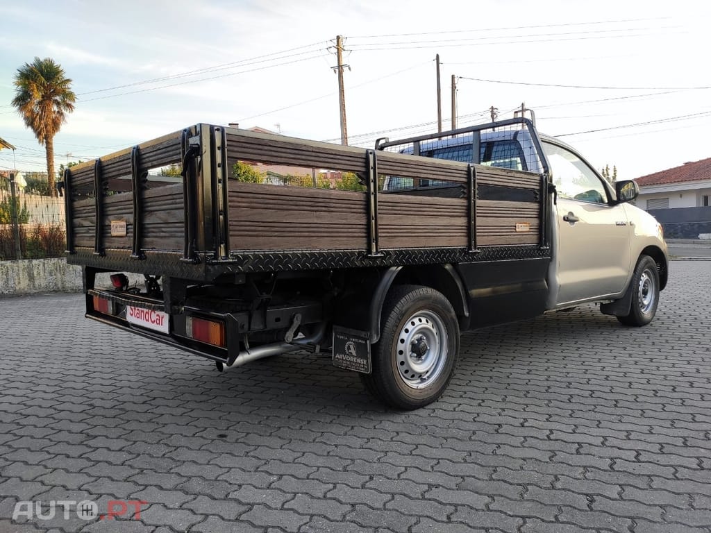 Toyota Hilux 2.5 D-4D 2WD CS CM
