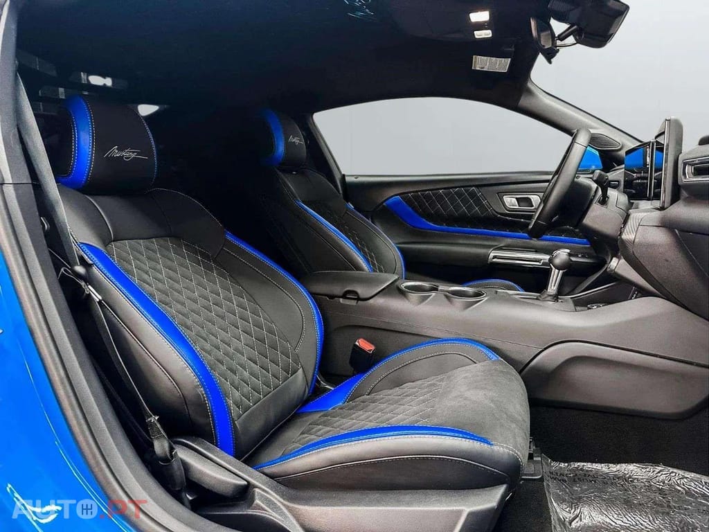 Ford Mustang 2.3 DARK HORSE