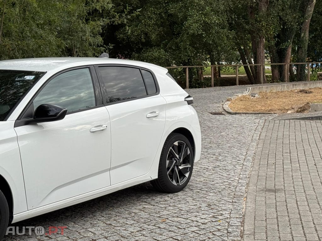 Peugeot 308 1.2 PureTech Allure EAT8