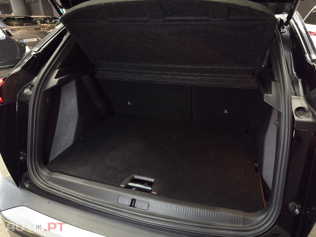 Peugeot E-208 50 kWh Allure Pack