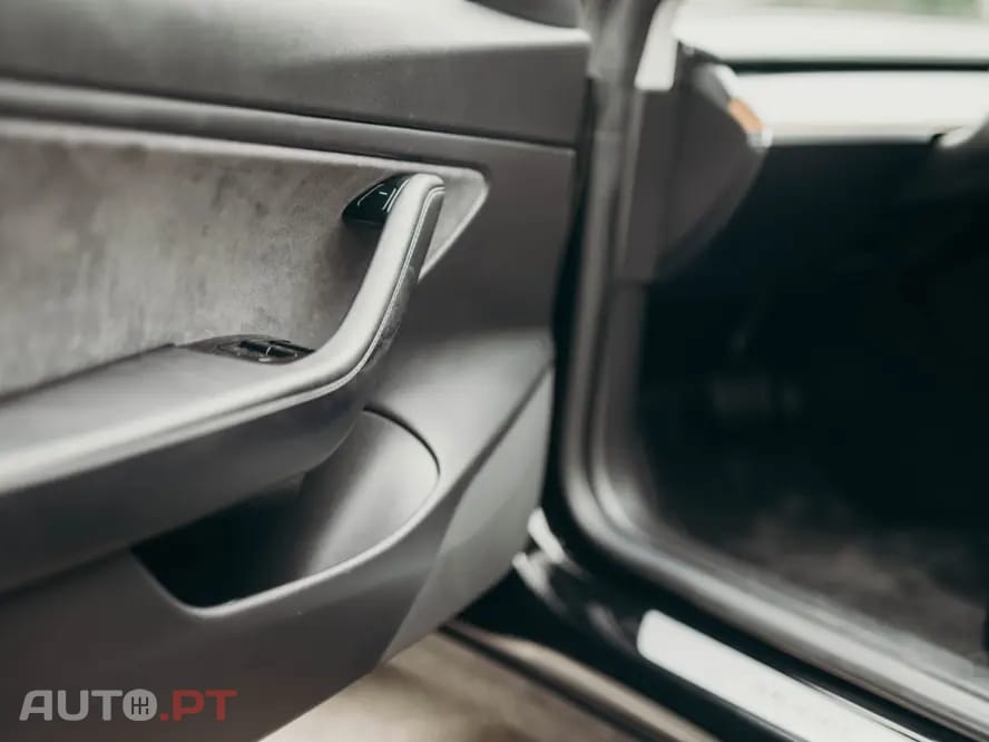 Tesla Model 3 Long Range AWD Dual Motor