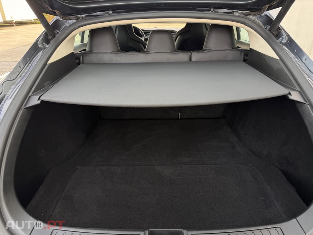 Tesla Model S 85D